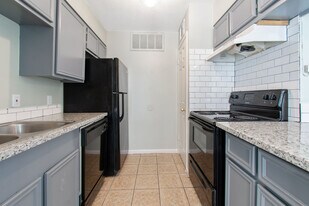705 Edgar St, Unit A in Conroe, TX - Building Photo