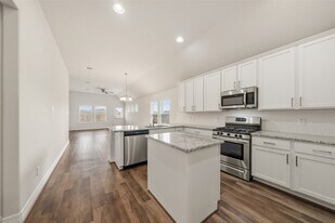 22642 Rosebush Hl Rd in Tomball, TX - Building Photo