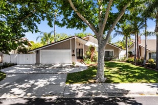 2784 Great Smokey Ct in Westlake Village, CA - Building Photo