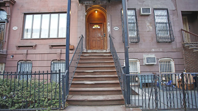 204 Hooper St in Brooklyn, NY - Building Photo - Building Photo