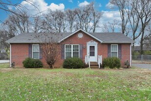 150 Ralls St in Gallatin, TN - Building Photo