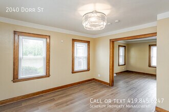 2040 Dorr St in Toledo, OH - Building Photo - Building Photo