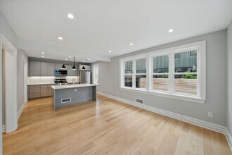 11 Beacon Ave in Jersey City, NJ - Building Photo - Building Photo
