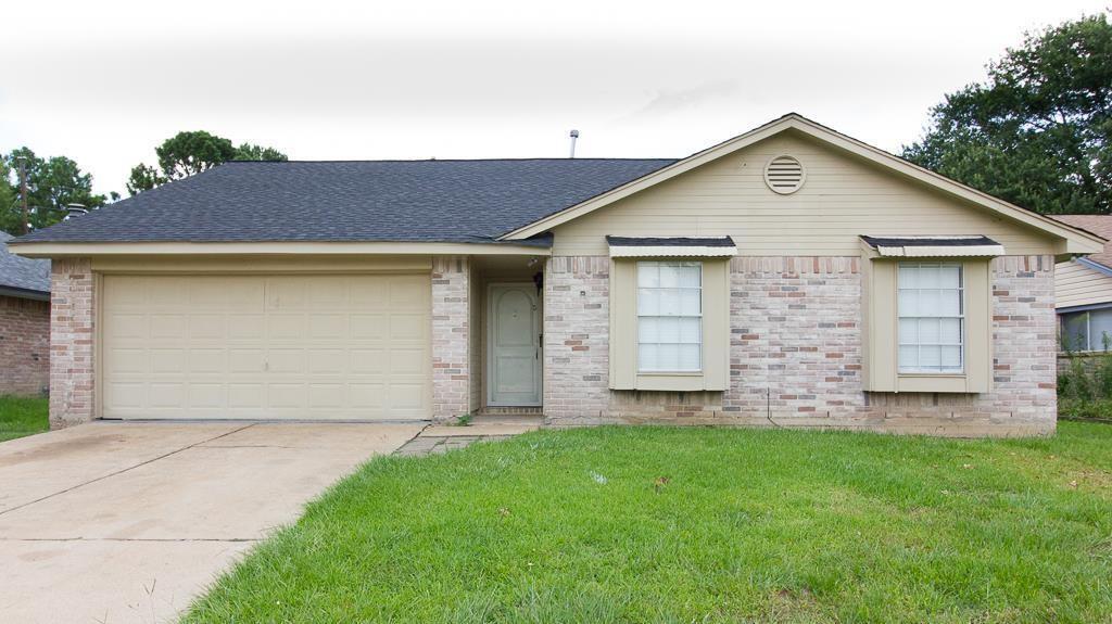 16202 Cutten Rd in Houston, TX - Building Photo