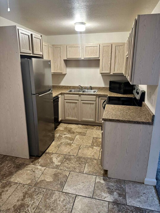 485 Washington St in Craig, CO - Building Photo