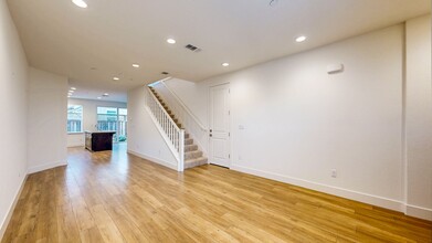 941 Prospect Ave in Santa Rosa, CA - Building Photo - Building Photo