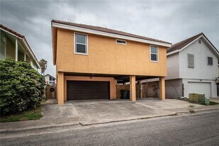 716 Enchanted Harbor in Corpus Christi, TX - Building Photo