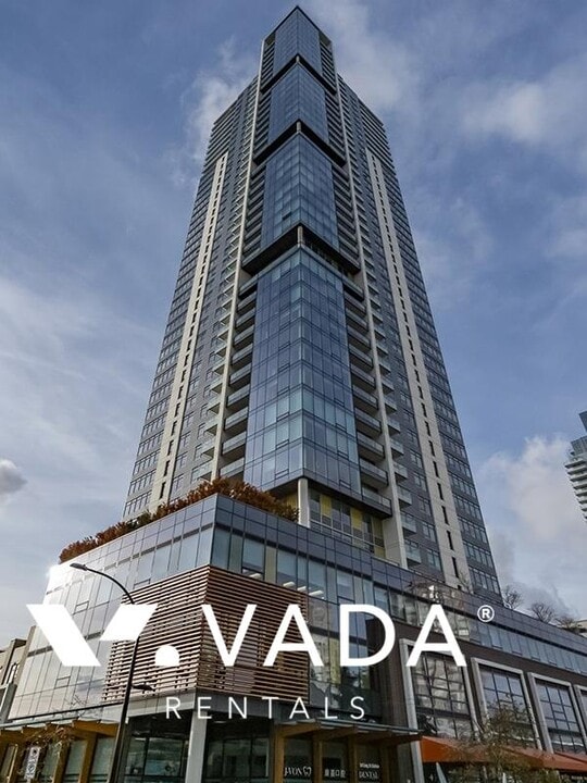 6461 Telford Ave in Burnaby, BC - Building Photo