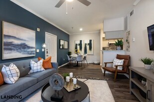 165 Forestbrook Dr, Unit 136 in Lewisville, TX - Building Photo