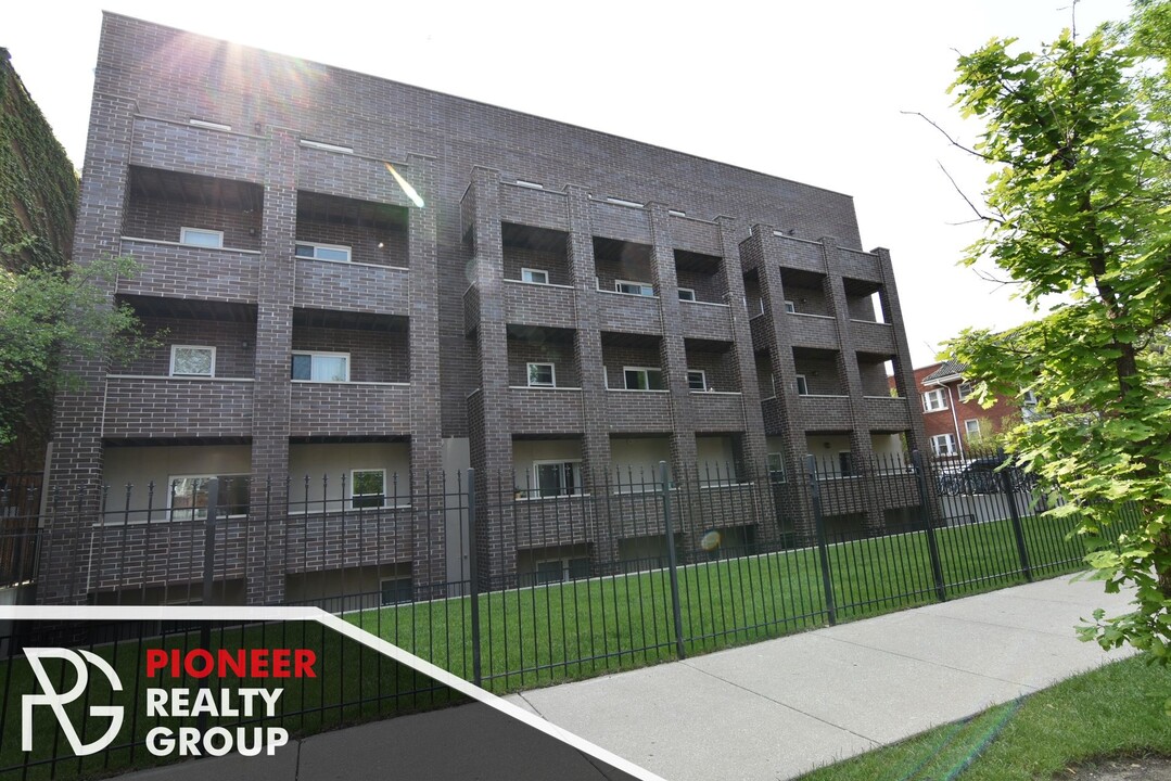 4512 N Beacon St in Chicago, IL - Building Photo