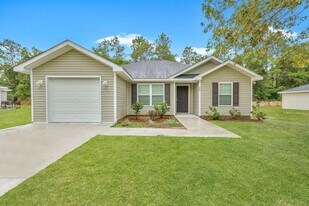 119 Villa Rd in Jesup, GA - Building Photo