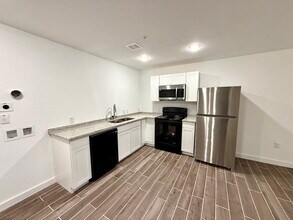 648 Monticello Ct, Unit 1303 in San Antonio, TX - Foto de edificio - Building Photo