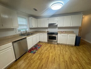 5112 Kraft St in Moss Point, MS - Building Photo - Building Photo