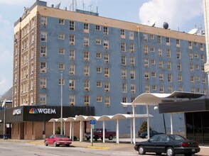 New Tremont Apartments in Quincy, IL - Building Photo - Building Photo