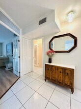 500 NE 14th Ave in Hallandale Beach, FL - Building Photo - Building Photo