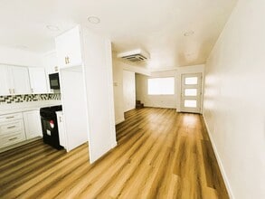 13811 La Pat Pl in Westminster, CA - Foto de edificio - Building Photo