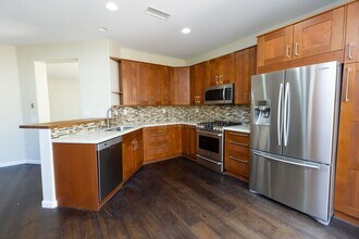 9574 Capricorn Way in San Diego, CA - Building Photo - Building Photo