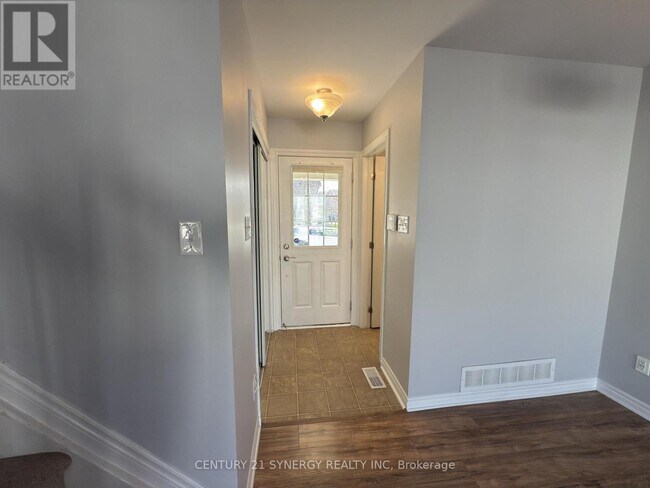 921 Messor Cres in Ottawa, ON - Building Photo - Building Photo