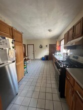 51 Elm St, Unit 2 in Somerville, MA - Building Photo - Building Photo