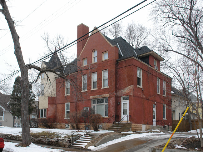 2111-2121 Colfax Ave S in Minneapolis, MN - Building Photo - Building Photo