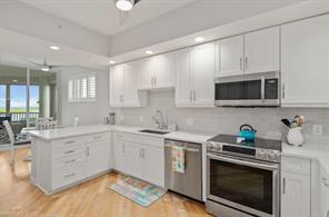 325 Dunes Blvd-Unit -806 in Naples, FL - Building Photo - Building Photo