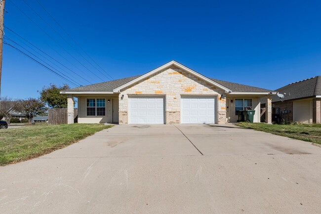 property at 2930 Saulsbury Dr