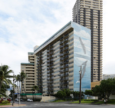 Royal Aloha Condominium in Honolulu, HI - Building Photo - Building Photo