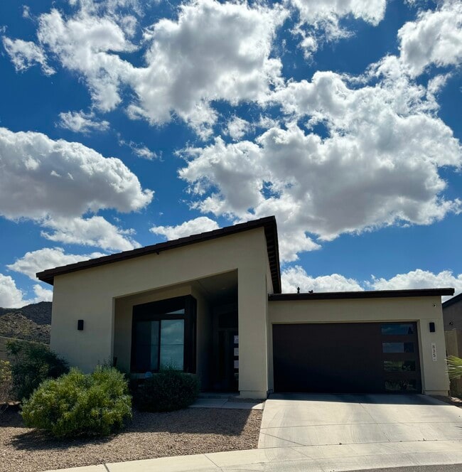 property at 835 E Hopi Trl