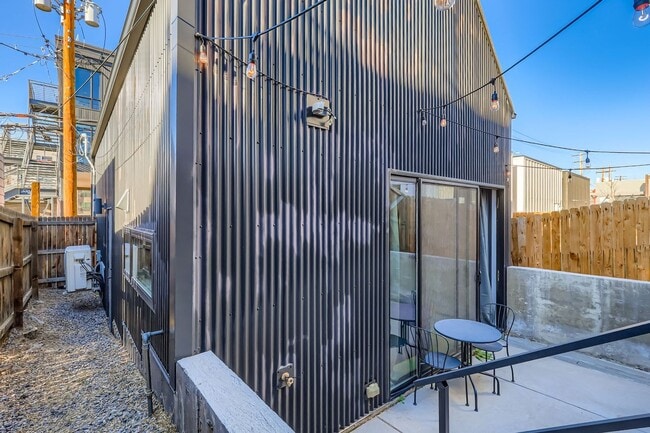 3251 Lawrence St in Denver, CO - Building Photo - Building Photo