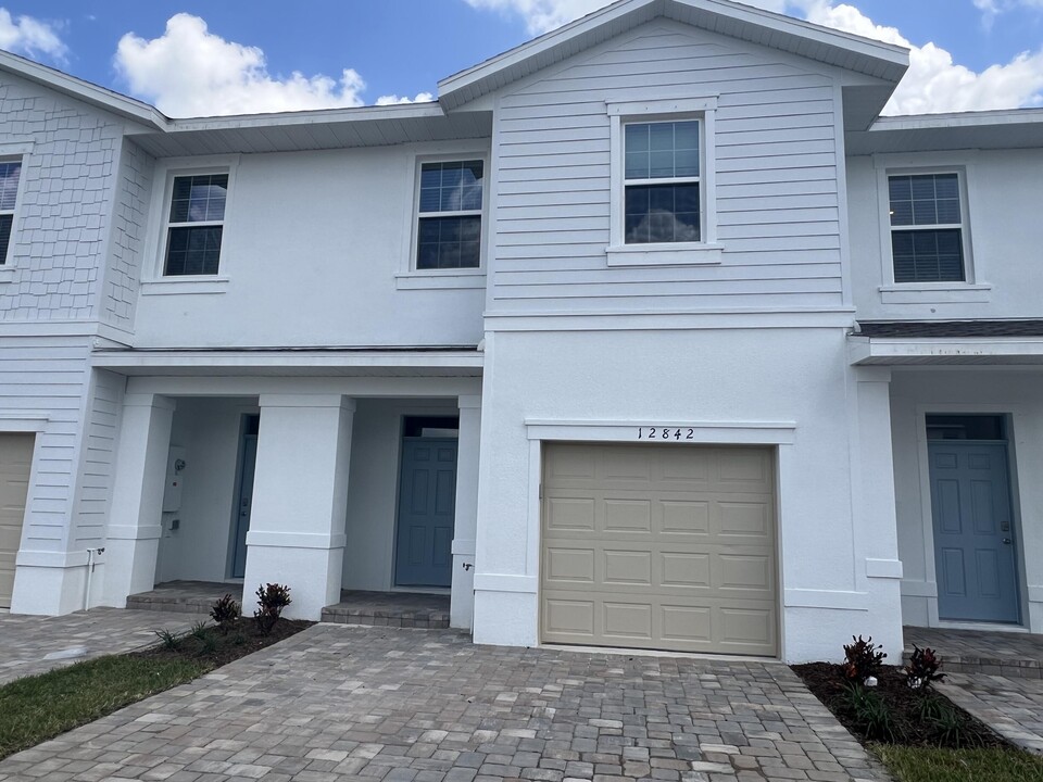 12842 SW Forli Wy in Port St. Lucie, FL - Building Photo