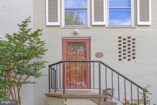 206 G St SW in Washington, DC - Building Photo