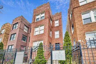 3330 W Hutchinson St in Chicago, IL - Building Photo - Building Photo