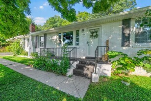 1872 River Rd in Clarksville, TN - Building Photo