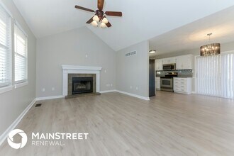 1630 S Whitney Dr in Independence, MO - Foto de edificio - Building Photo