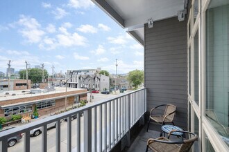 211 W Mineral St, Unit SI ID1379007P in Milwaukee, WI - Building Photo - Building Photo