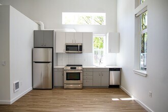2320 N Vancouver Ave in Portland, OR - Building Photo - Building Photo