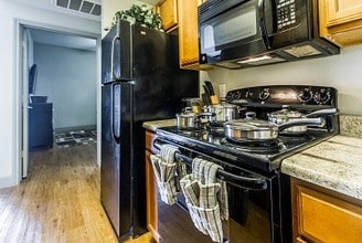 Chaparral Place Apartments in Pleasanton, TX - Building Photo - Building Photo