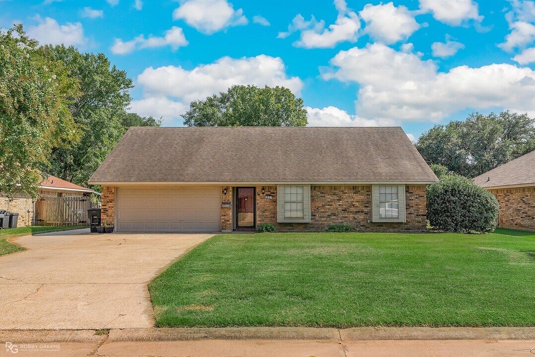 2637 Brown St in Bossier City, LA - Building Photo