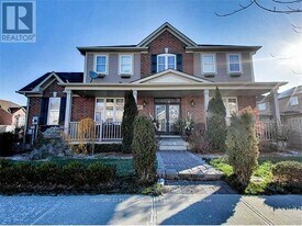 45 Montreal Cir in Hamilton, ON - Building Photo