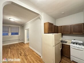 515 W Melrose St, Unit A05C in Chicago, IL - Foto de edificio - Building Photo