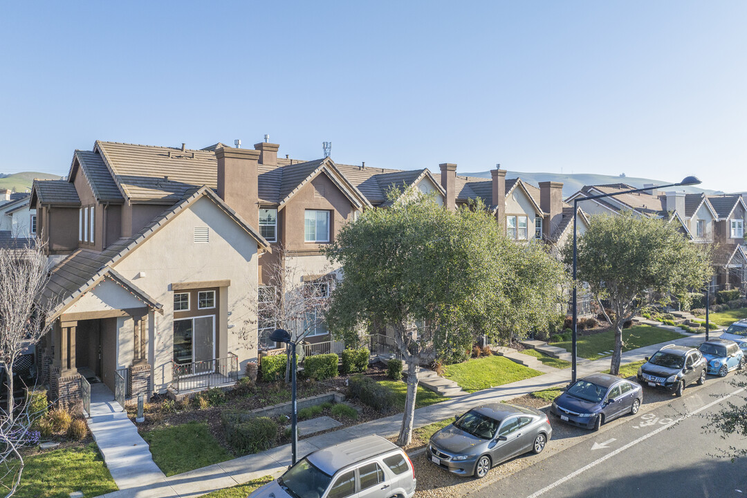 Pacific Terrace in Union City, CA - Building Photo