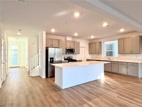 10248 Altavia Rock St in Las Vegas, NV - Building Photo - Building Photo