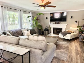 9313 Sanford Dr in Austin, TX - Building Photo - Building Photo