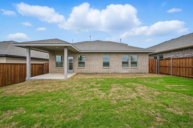 1413 Richardson St in Howe, TX - Building Photo - Building Photo