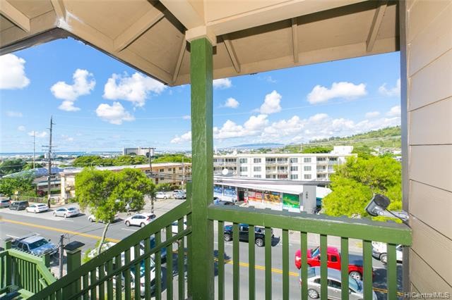 property at 1915 Kalihi St