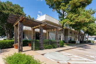 NORTHGATE SQUARE APARTMENTS in Bossier City, LA - Foto de edificio - Building Photo