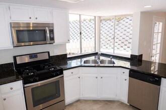 2360 Dusk Dr in San Diego, CA - Building Photo - Building Photo