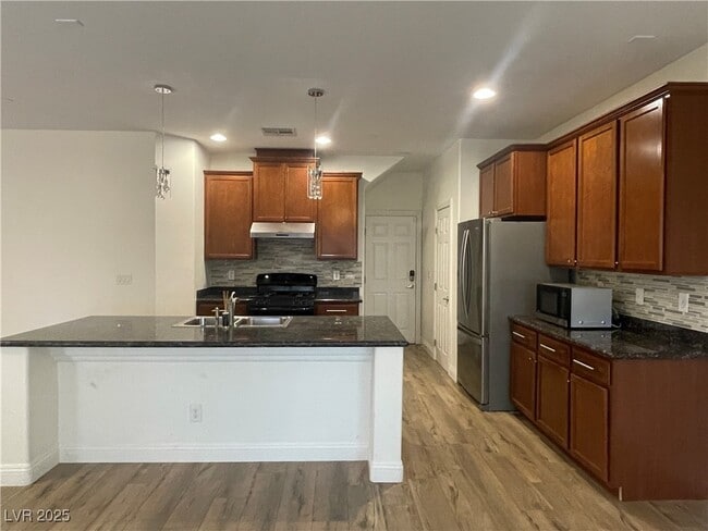 4 Ladasa Ct in Henderson, NV - Building Photo - Building Photo