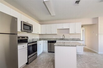 3610 W Leila Ave in Tampa, FL - Building Photo - Building Photo