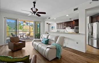 6081 Silver King Blvd in Cape Coral, FL - Building Photo - Building Photo